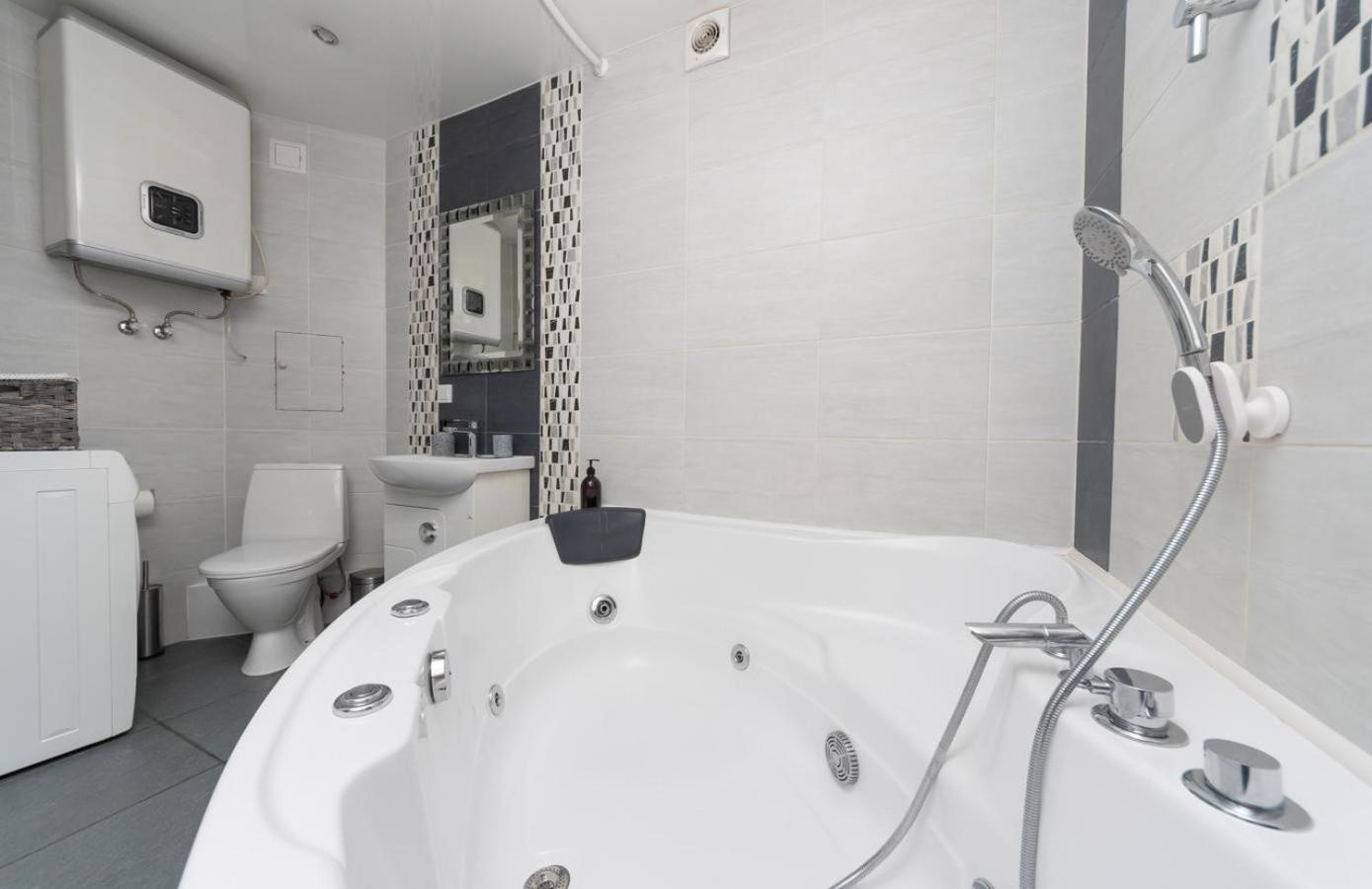 Apartamento Flat24 On Lesi Ukrainki 3 Kiev Exterior foto